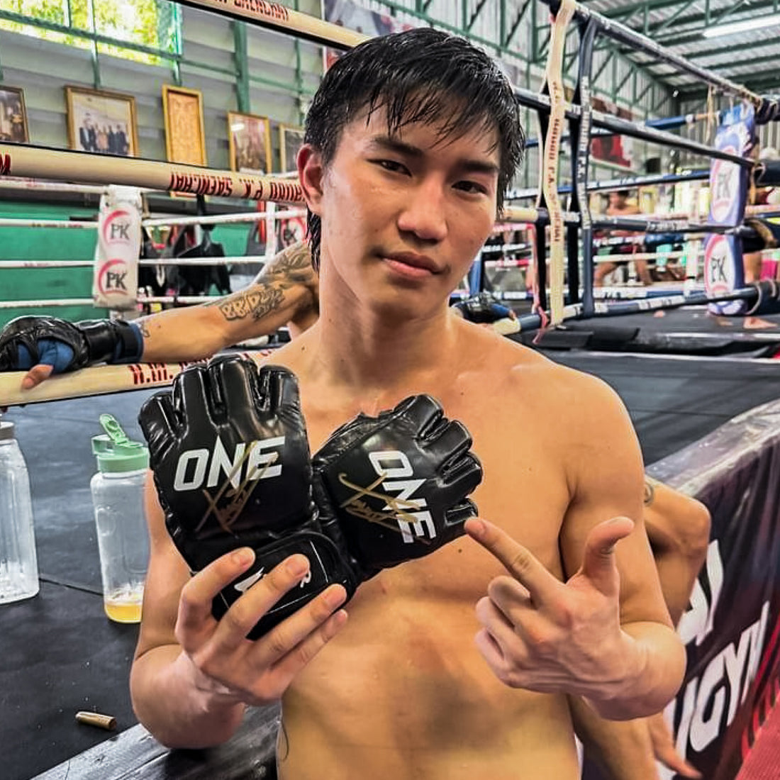 Tawanchai Signed ONE Championship Gloves
