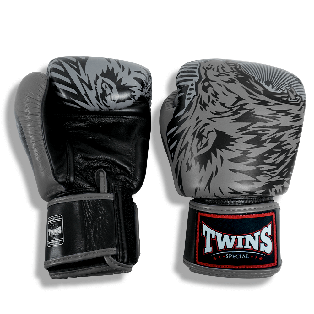 Twins Special [FBGV-50] Wolf Boxing Gloves